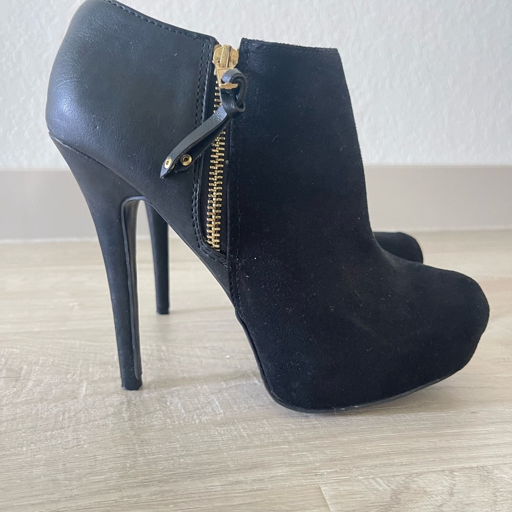 Material Girl Black Ankle Booties with Gold Zipper